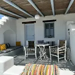 Palio Karnagio παλιό καρνάγιο Apartment