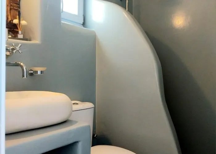 Palio Karnagio παλιό καρνάγιο