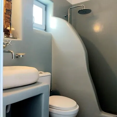 Palio Karnagio παλιό καρνάγιο