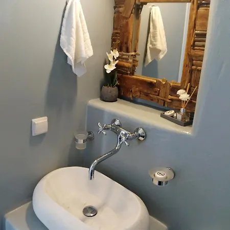 Apartament Palio Karnagio παλιό καρνάγιο