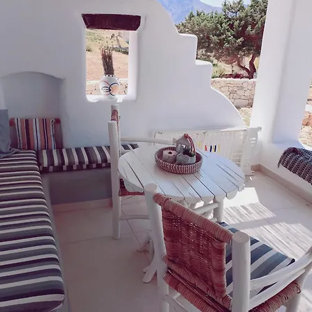 Palio Karnagio παλιό καρνάγιο Апартаменты