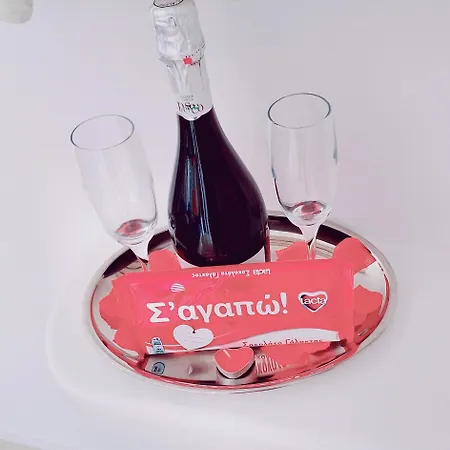 Palio Karnagio παλιό καρνάγιο Апартаменты Куфонисия